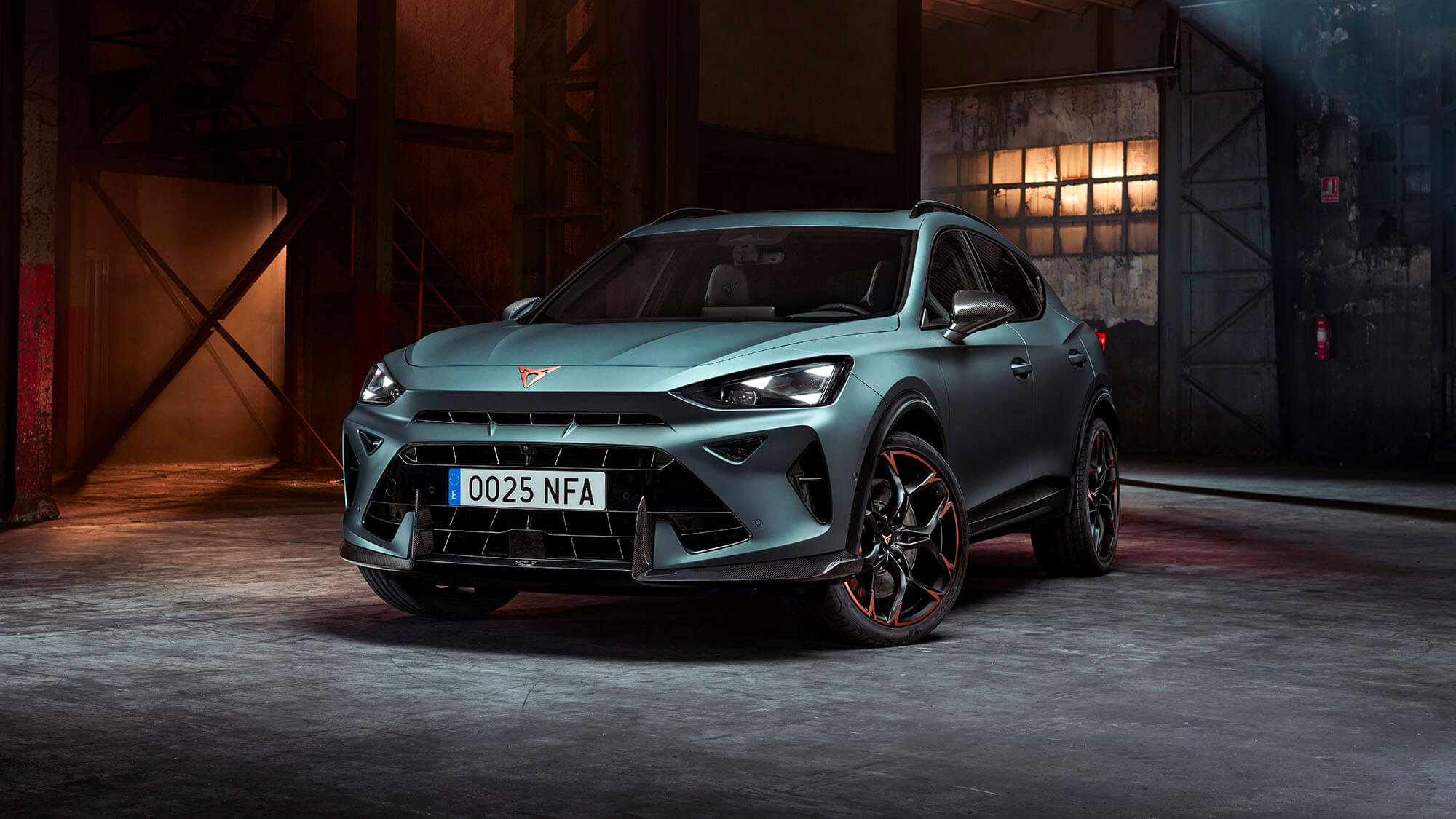 Front 3/4 render of a CUPRA  paint finish