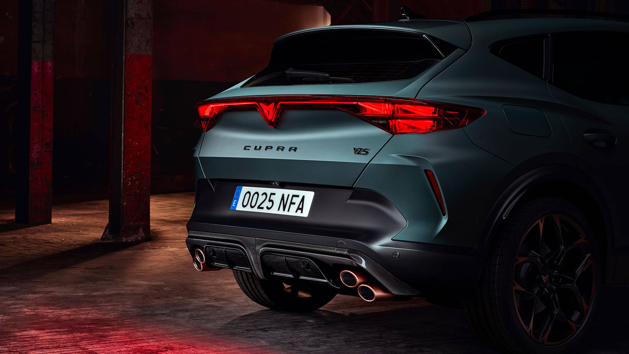 Front 3/4 render of a CUPRA  paint finish