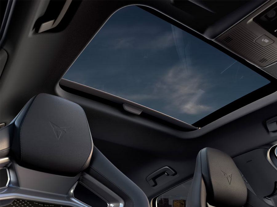 Interior view of the CUPRA Leon's panoramic sunroof, that extends the sky indoors in every ride.