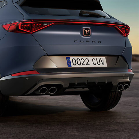 Full engine roar.
4 robust black matte exhausts for an amplified, distinctly "CUPRA" sound.